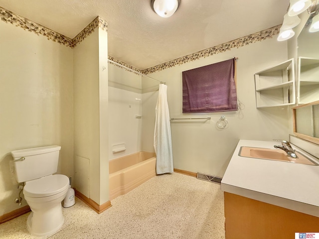 1254 N 8th St, Seward, NE 68434 - bathroom featuring vanity and shower / tub combo with curtain
