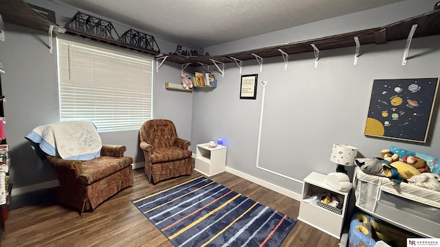 6005 S 191st Ter, Omaha, NE 68135 - living area featuring wood finished floors and baseboards