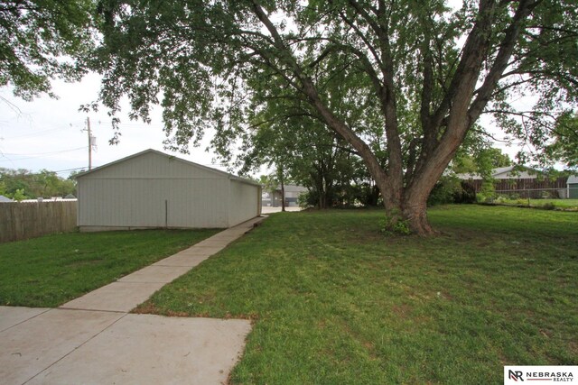 4300 N St, Lincoln, NE 68510 - view of yard