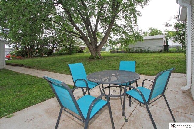 4300 N St, Lincoln, NE 68510 - view of patio / terrace featuring outdoor dining space