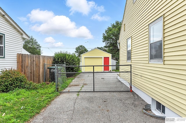 3207 S 121st St, Omaha, NE 68144 - gate featuring an outbuilding