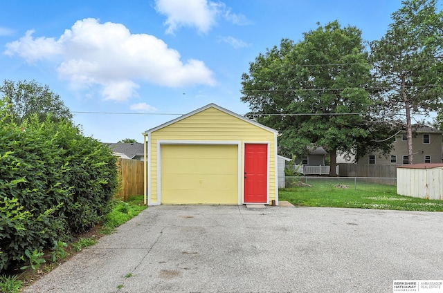 3207 S 121st St, Omaha, NE 68144 - detached garage with driveway