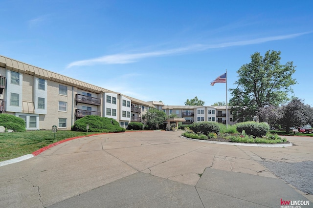 4000 S 56th St Unit 130C, Lincoln, NE 68516 - view of building exterior featuring a residential view