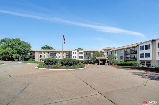 4000 S 56th St Unit 130C, Lincoln, NE 68516 - view of property featuring a residential view