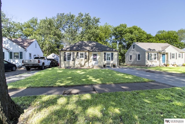1757 N Linden St, Wahoo, NE 68066 - view of front of property featuring a front lawn