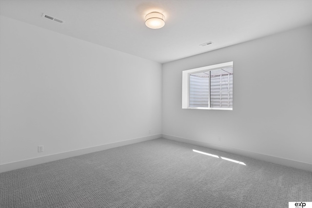 5516 N 208th Ave, Omaha, NE 68022 - carpeted empty room with baseboards