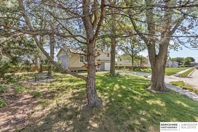 301 Gladys Ave, Yutan, NE 68073 - view of front of property featuring a front lawn