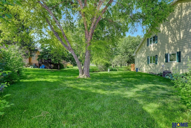 6833 Summerset Ct, Lincoln, NE 68516 - view of grassy yard