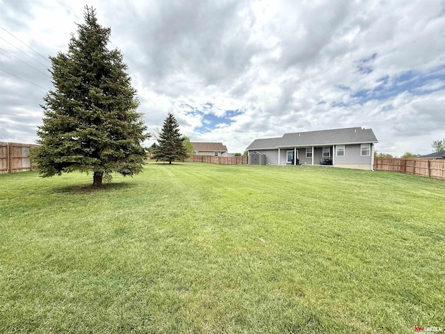 120 Snow Valley Cir, Palmyra, NE 68418 - view of fenced yard