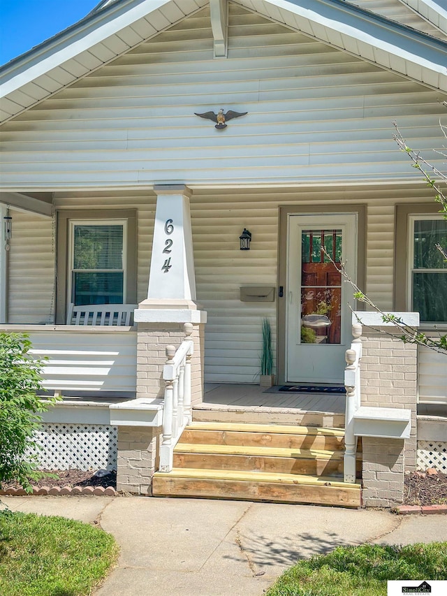 624 A St, Lincoln, NE 68502 - entrance to property featuring a porch