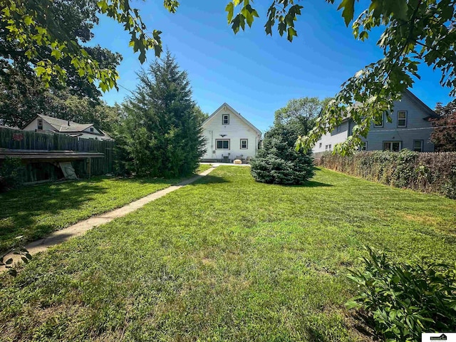 624 A St, Lincoln, NE 68502 - view of yard