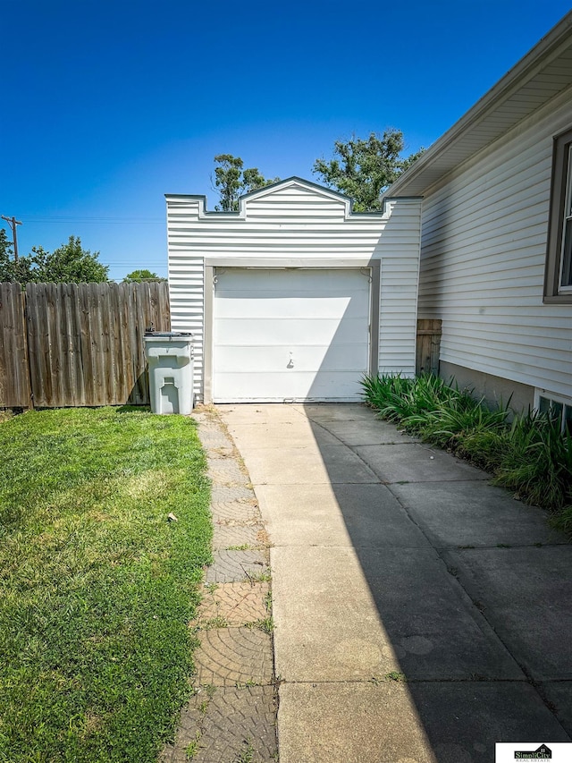 624 A St, Lincoln, NE 68502 - garage featuring driveway