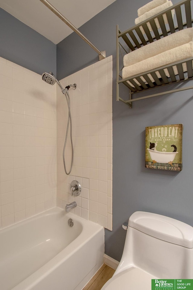 11122 Jefferson St, Omaha, NE 68137 - full bath with toilet and bathtub / shower combination