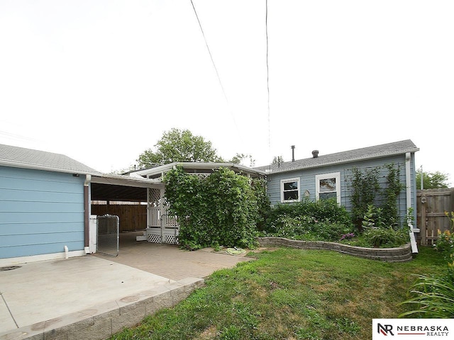 7626 S 41st St, Bellevue, NE 68147 - view of yard with a patio