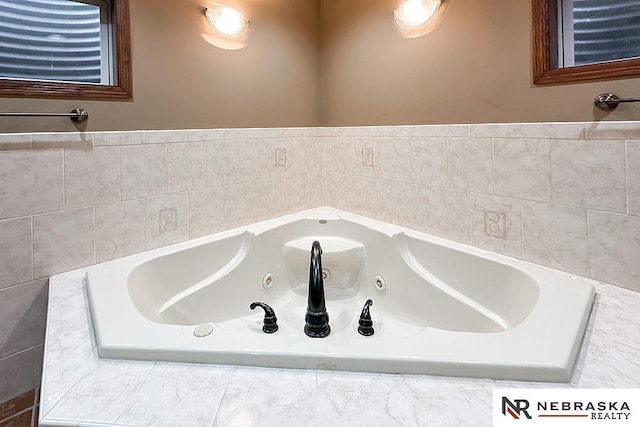 437 S 90th St, Omaha, NE 68114 - bathroom featuring a tub with jets