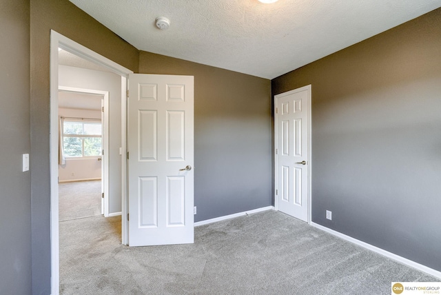 18653 Borman St, Omaha, NE 68135 - unfurnished bedroom featuring carpet and lofted ceiling