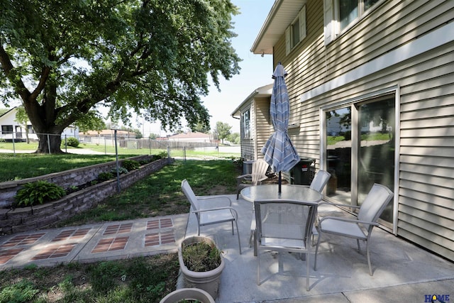 1365 N Chestnut St, Wahoo, NE 68066 - view of patio / terrace with outdoor dining space