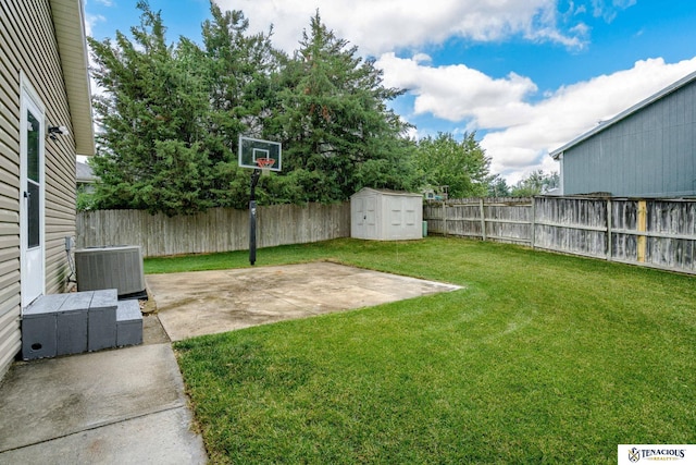 5001 W Sparrow Ln, Lincoln, NE 68528 - fenced backyard with a storage unit and a patio area