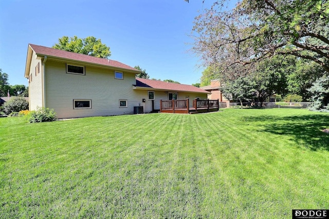2204 Bramblewood Ln, Fremont, NE 68025 - back of house with a deck
