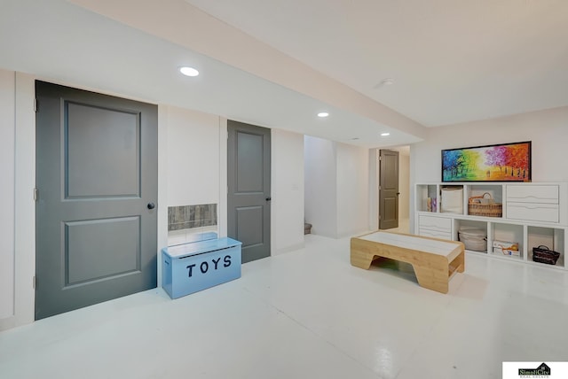 1015 Ridge Rd, Hickman, NE 68372 - recreation room featuring recessed lighting