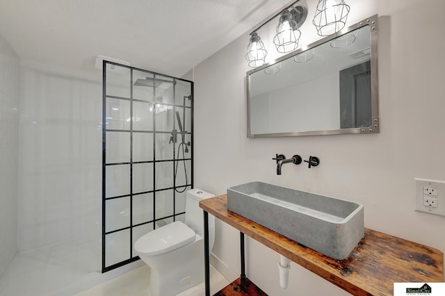 1015 Ridge Rd, Hickman, NE 68372 - full bath with toilet and tiled shower
