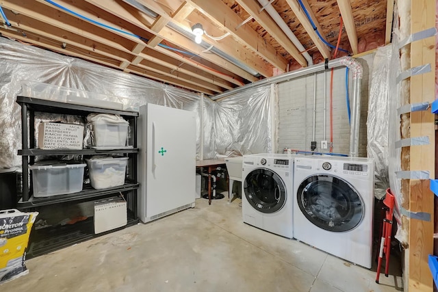 1015 Ridge Rd, Hickman, NE 68372 - washroom with washer and clothes dryer