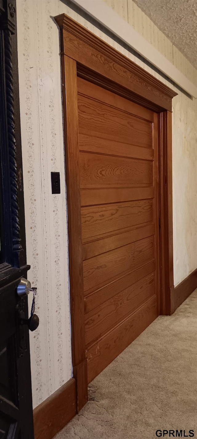 214 N Columbus Ave, Plymouth, NE 68424 - detailed view of carpet floors