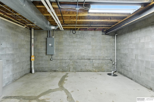 1422 N 155th Ave, Omaha, NE 68154 - unfinished below grade area featuring electric panel