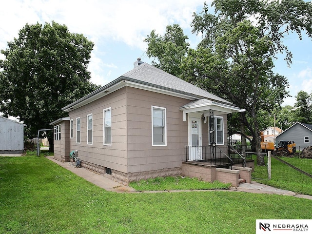 95 S Irving St, Fremont, NE 68025 - view of front of property with a chimney