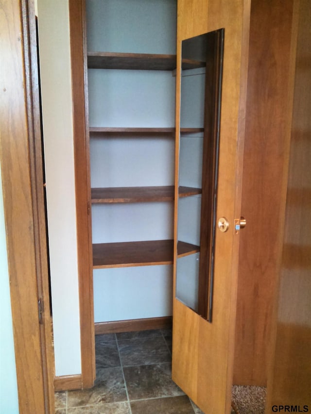 1321 D St, Lincoln, NE 68502 - view of closet