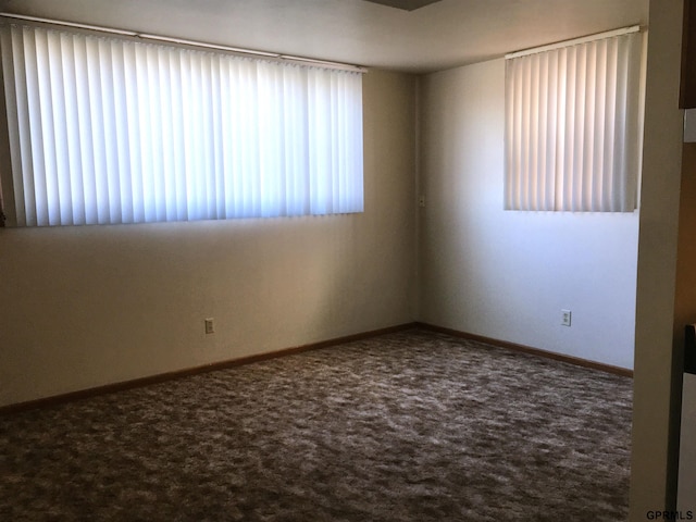 1321 D St, Lincoln, NE 68502 - empty room with carpet