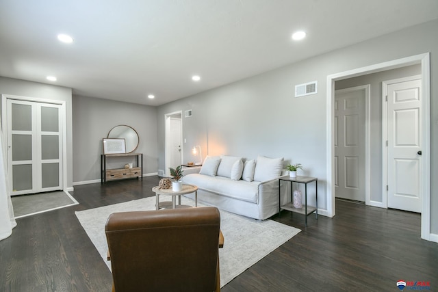 1210 S 44th St, Lincoln, NE 68510 - living area featuring recessed lighting and dark wood finished floors