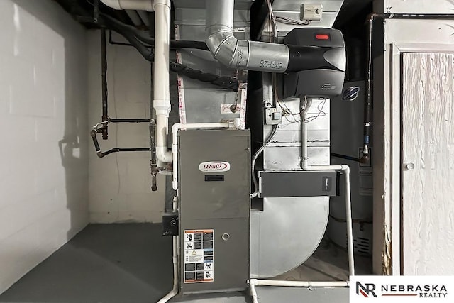 1113 S 94th St, Omaha, NE 68124 - utility room featuring heating unit