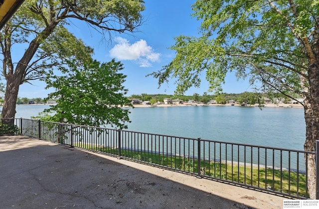 2618 Platte River Dr, Bellevue, NE 68123 - water view