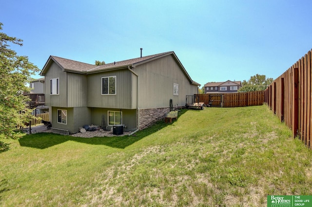 1608 Old Gaelic St, Bellevue, NE 68123 - rear view of property featuring a fenced backyard