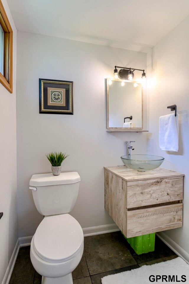 4509 Ridgeway Rd, Omaha, NE 68134 - half bath featuring vanity and toilet
