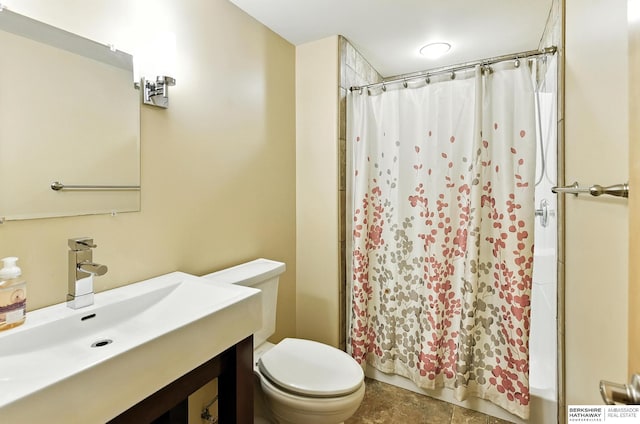 1513 Clark St, Fort Calhoun, NE 68023 - full bath with toilet and vanity