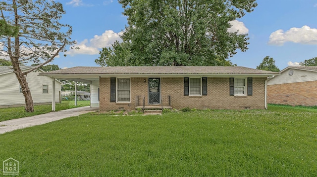 105 E Pecan St E, Blytheville, AR 72315 - ranch-style home with driveway, a front yard, brick siding, and a carport