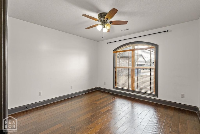 5200 Julia Cv, Jonesboro, AR 72404 - full bathroom featuring baseboards, a sink, toilet, and a shower with curtain