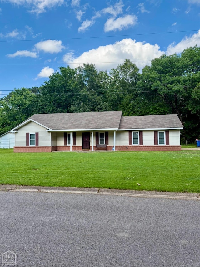 1510 Pratt Cir, Jonesboro, AR 72401 - ranch-style home featuring a front yard and a porch