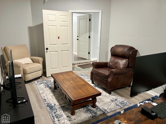 5204 Bridger Park Ct, Jonesboro, AR 72405 - living area with light wood-style floors