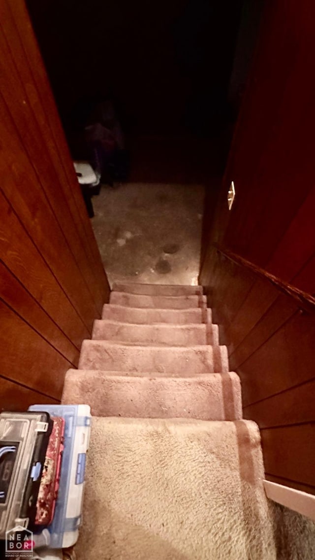 1703 W Oak Ave, Jonesboro, AR 72401 - stairway featuring wooden walls