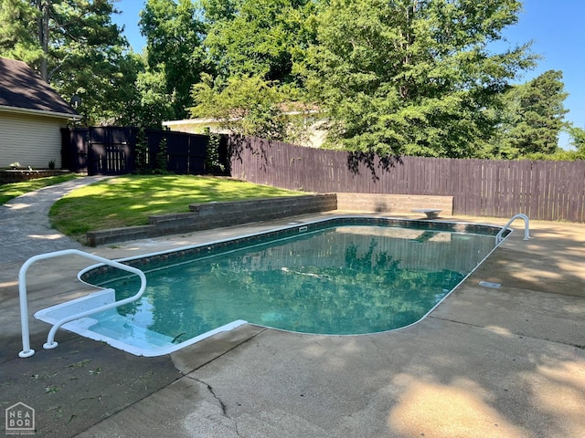 1804 Deerwood Dr, Jonesboro, AR 72404 - view of swimming pool featuring a fenced backyard and a patio area