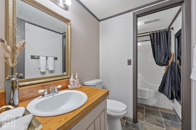 2 Star Falls Ln, Cherokee Village, AR 72529 - full bathroom with toilet, vanity, a shower with shower curtain, and visible vents