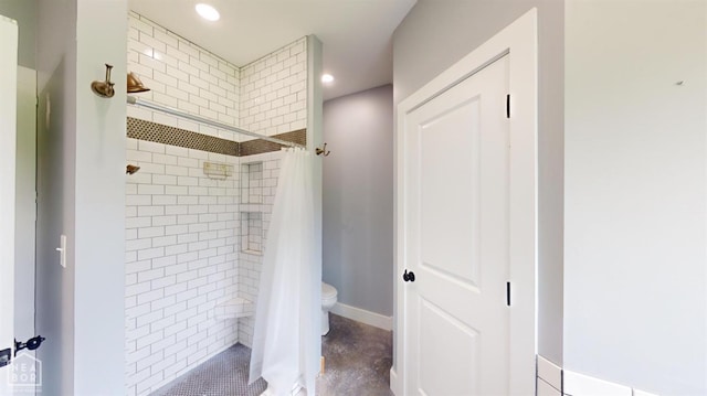 118 E Hills Dr, Bono, AR 72416 - full bath featuring a tile shower and recessed lighting