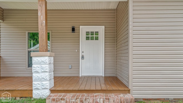 617 S 7th St, Paragould, AR 72450 - view of exterior entry with covered porch