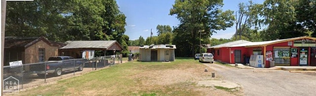 916 S 21st St, Blytheville, AR 72315 - view of yard with an outdoor structure