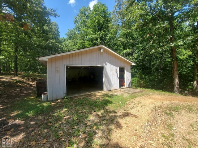 2590 W N St, Piggott, AR 72454 - detached garage with dirt driveway