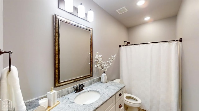 6509 Merrell Dr, Jonesboro, AR 72404 - full bath with vanity, a shower with shower curtain, and recessed lighting
