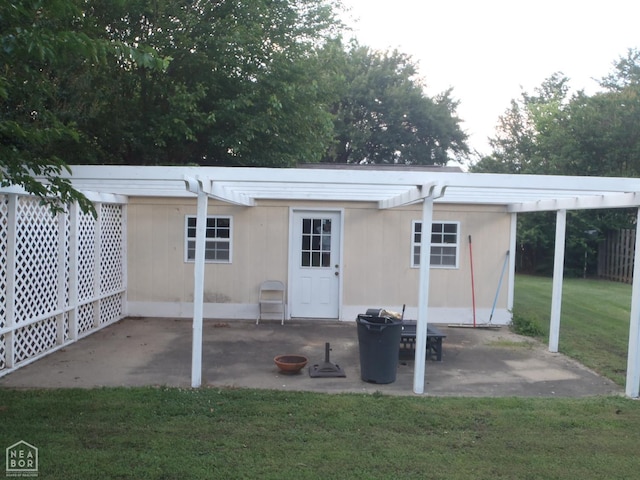1201 Nancy Ave, Newport, AR 72112 - back of property featuring a lawn